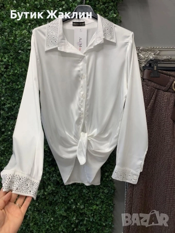 Бяла сатенена риза с камъчета 