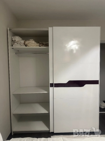 Бял гардероб с плъзгащи врати, снимка 6 - Гардероби - 52942477