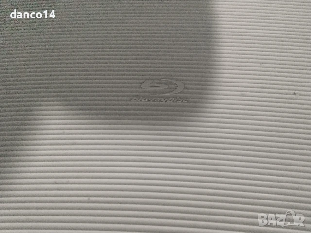 страхотен отвсякъде блу рей плеър на Самсунг оригинал-нов внос , снимка 2 - Плейъри, домашно кино, прожектори - 51415758