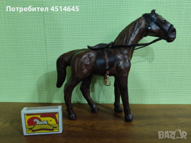 Конче от кожа, декорация