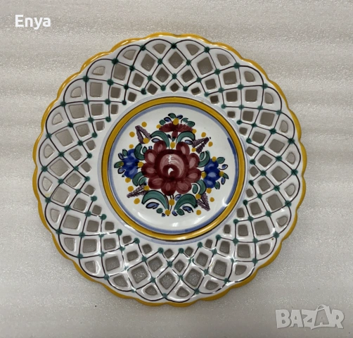 Винтидж порцеланова чиния за стена, от Модра - Словакия - ръчно рисувана