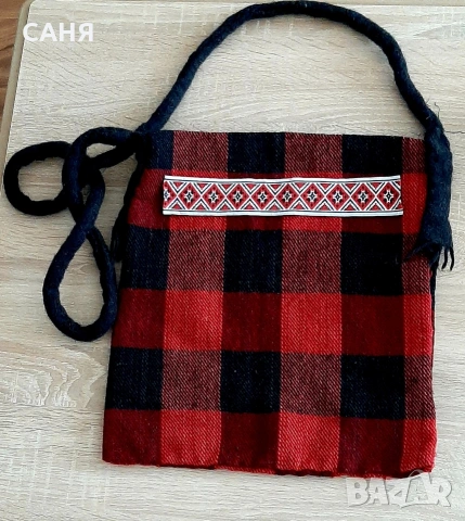 Нова торбичка от ръчно тъкан плст