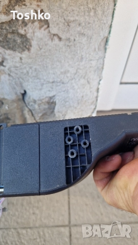 Стойка крачета за ТВ ARIELLI LED-32DN6T2, снимка 3 - Стойки, 3D очила, аксесоари - 51618904