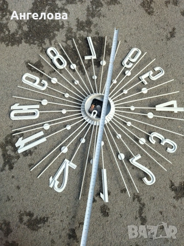 Метален часовник, снимка 4 - Стенни часовници - 53638383