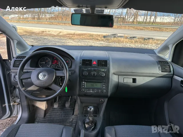 VW Touran , снимка 17 - Автомобили и джипове - 48358662