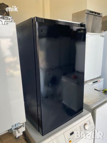 Черен малък хладилник Bosch, снимка 5 - Хладилници - 46466586