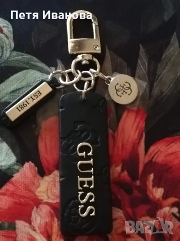 Различни сетове бижута на Guess, Carolina Herera, Moscino и Сredi, снимка 7 - Бижутерийни комплекти - 46961466