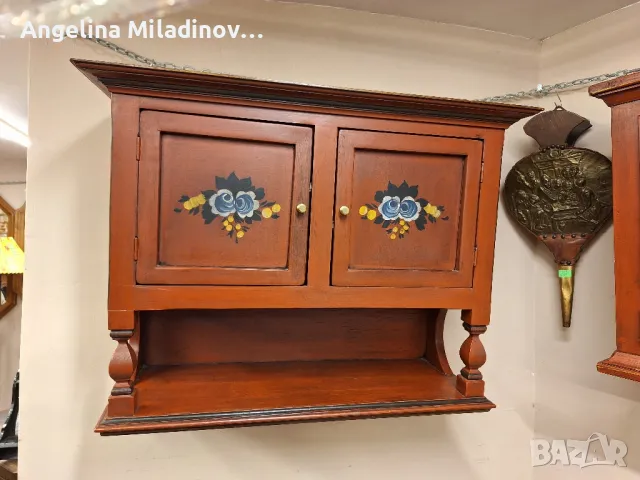 Шкаф за стена ръчно изрисуван , снимка 1