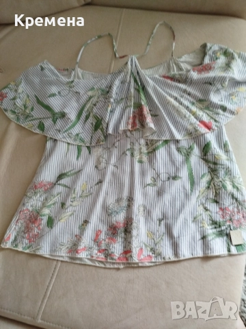 Negative,-ризка Sveta с голи рамене 