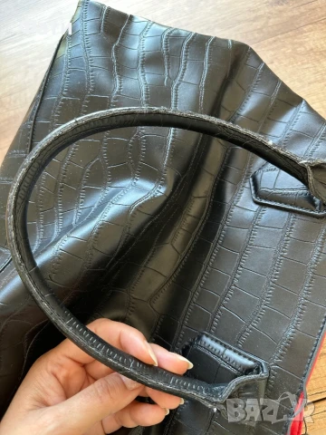 Чанта Valentino черна , снимка 6 - Чанти - 50630827