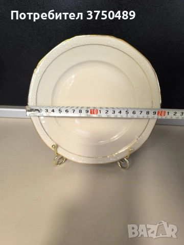 Чинии от фин порцелан и златни кантове -6броя, снимка 5 - Чинии - 52517194