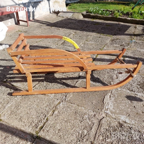 Детска дървена шейна