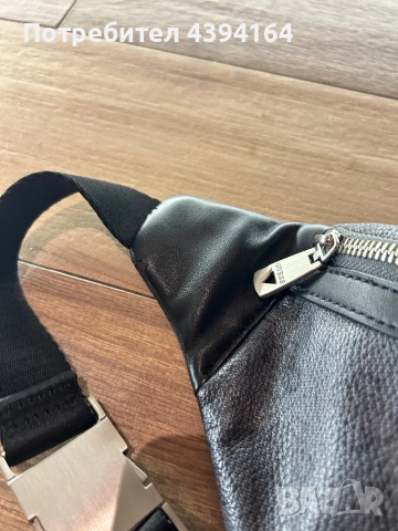 Мъжка чантичка Guess, снимка 2 - Чанти - 52739643