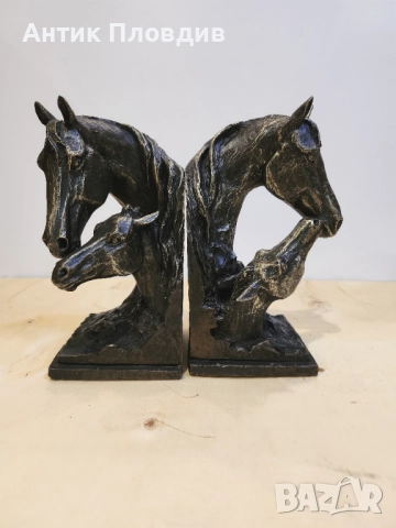 Комплект държачи за книги с коне, снимка 4 - Художествена литература - 52737790