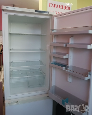 Хладилник с фризер  BOSCH, снимка 4 - Хладилници - 52414422