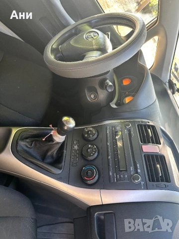 Тойота аурис, снимка 7 - Автомобили и джипове - 51804575