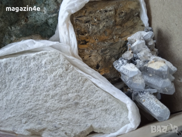 Sale, Кутия с минерали от България,естествени кристали и камъни, за колекционери геолози любители, , снимка 4 - Колекции - 51854534