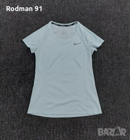 Nike XS дамски тениски , снимка 2 - Тениски - 47330419