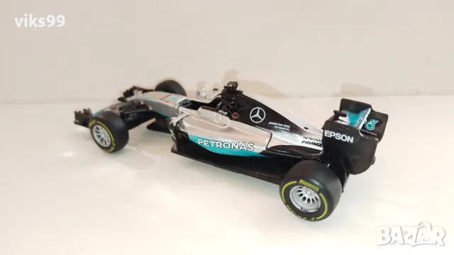 Bburago Mercedes F1 W07 Hybrid #44 Lewis Hamilton 1:43, снимка 3 - Колекции - 47893450