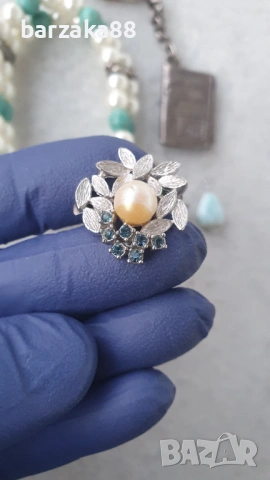 Стари брошки Гривна и ДРУГИ, снимка 3 - Бижутерийни комплекти - 53639928