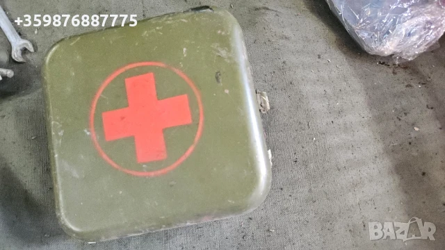 Военна аптечка метална Нова Уаз Газ Зил Урал Краз Москвич Жигули , снимка 2 - Части - 51423689