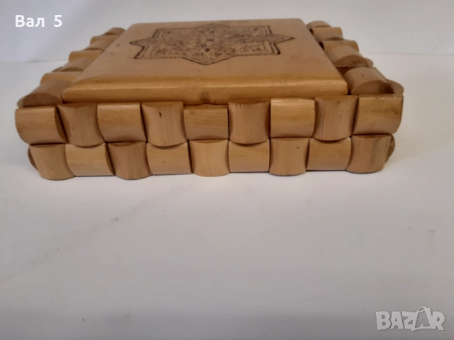 Стара дървена интересна кутия за бижута, снимка 2 - Антикварни и старинни предмети - 52401094