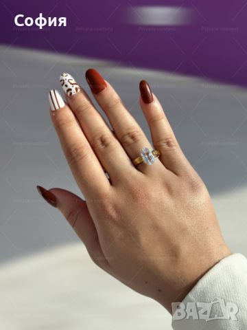 Златист дамски пръстен от медицинска стомана с голям камък, снимка 1 - Пръстени - 46169494
