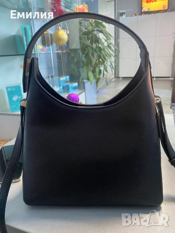 Чанта ,,Guess,,, снимка 2 - Чанти - 52689399