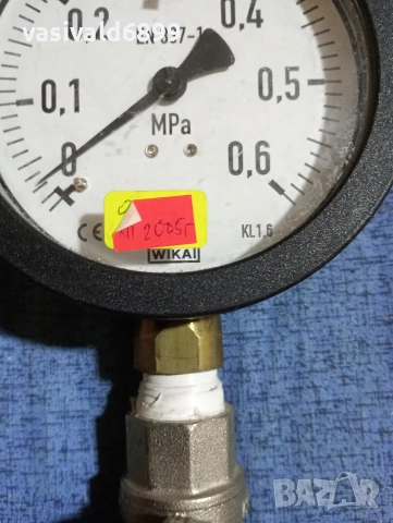 Манометър със спирателен кран комплект , снимка 3 - Други машини и части - 53650585