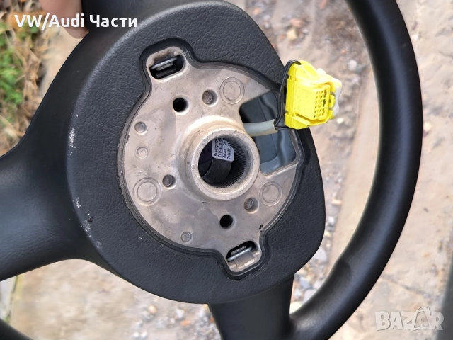 Трилъчев волан за Голф 5 Пасат Туран Джета Поло VW Golf 5 Passat Touran Jetta Caddy Polo , снимка 3 - Части - 52365271