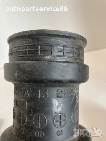 Въздушен маркуч за Mazda 626 2.0 TDI (2001) RF2A13223, снимка 2 - Части - 53704738