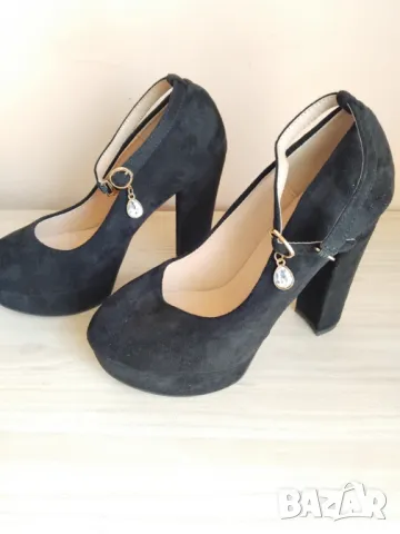 Черни велурени обувки  на ток и платформа, снимка 4 - Дамски обувки на ток - 50042333