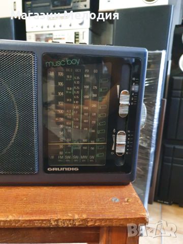 Радио Grundig Music Boy 165a В отлично техническо и визуално състояние., снимка 4 - Радиокасетофони, транзистори - 46660203