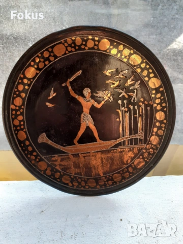 Масивна медна чиния за стена