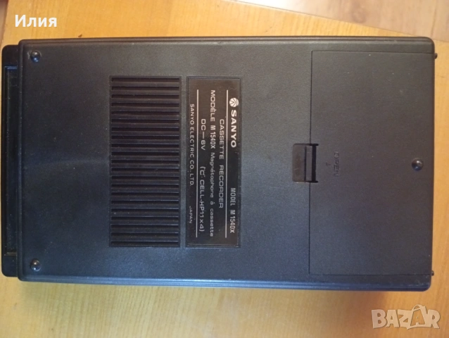 Портативно касетофонче Sanyo, снимка 2 - Ролери, кънки - 53223208