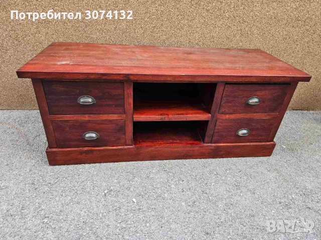 Аудио шкаф изработен изцяло от масив