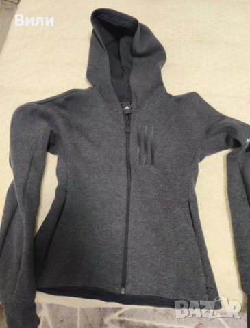 Продавам дамски екип Adidas