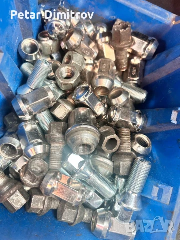 Болтове за джанти 