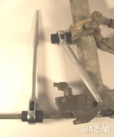 Нови Японски Гаечен КЛЮЧ 19x22 мм тип Тресчотка Вложка Лула Шило Лост Щанга и ЖАБКИ за Скеле БАРТЕР, снимка 5 - Други инструменти - 50116052