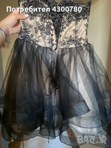 Елегантна черна рокля със златни детайли (Тип корсет), снимка 3 - Рокли - 53895654