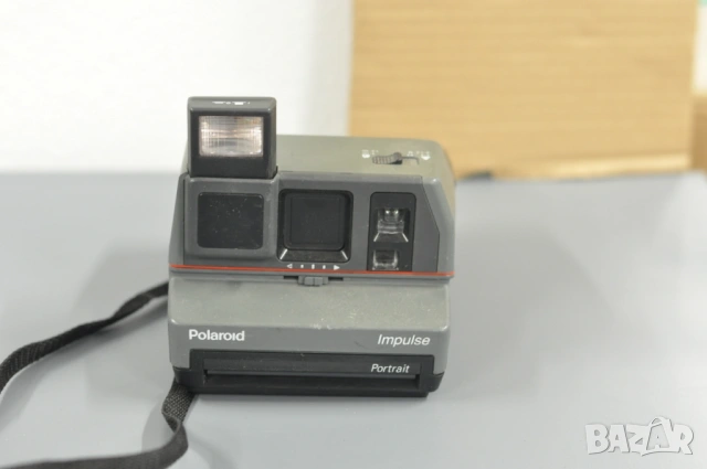 7 броя фотоапарати Polaroid