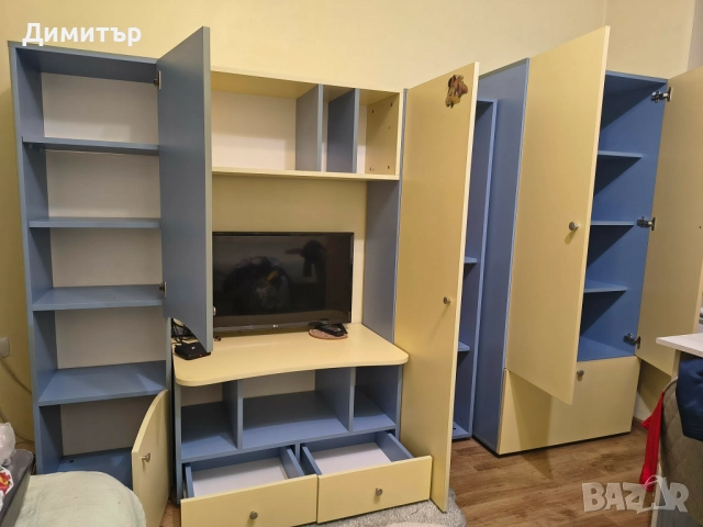 Секция + гардероб + ъглова етажерка, снимка 3 - Секции и витрини - 49969853