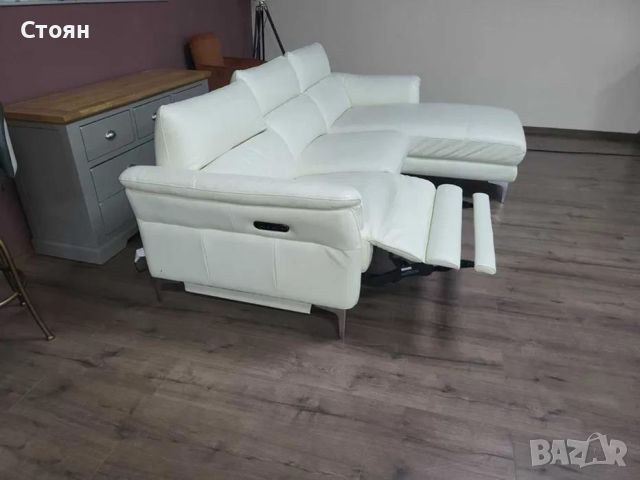 Светло кремав кожен ъглов диван с електрически релакс механизъм, снимка 9 - Дивани и мека мебел - 46475339