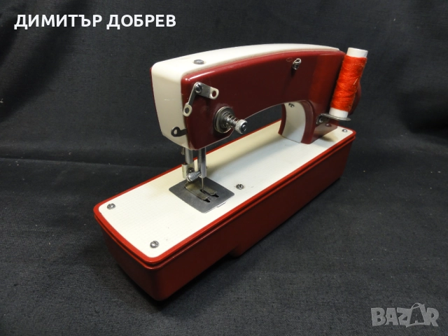 СТАРА РЕТРО СОЦ СССР МЕХАНИЧНА ИГРАЧКА ШЕВНА МАШИНА, снимка 2 - Колекции - 51932836