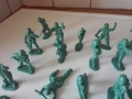 Пластмасови войници - 3 лота., снимка 4