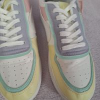 Nike air обувки, снимка 3 - Дамски ежедневни обувки - 45225511