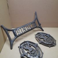 Стари Метални Орнаменти От Шевна Машина Сингер., снимка 3 - Антикварни и старинни предмети - 45843204