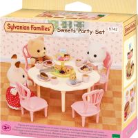 Sylvanian Families - 5742 Комплект мебели за парти за куклена къща, игра за малки деца, снимка 5 - Образователни игри - 45373781
