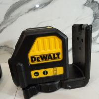DeWALT DCE088G - Зелен лазер с батерия 2.0 Ah и зарядно DCB 1104, снимка 2 - Други инструменти - 45693961