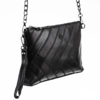 Модерна дамска чанта от ест. к. в елегантен дизайн с метлна дръжка за рамо тип синдцир 32/20см, снимка 2 - Чанти - 45120313